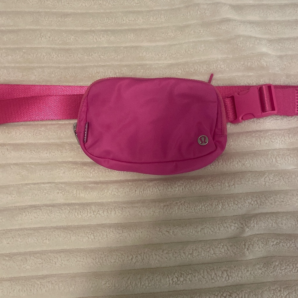 lululemon belt bag